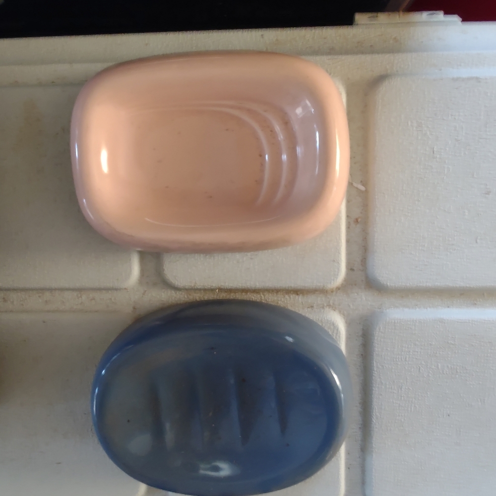 NEW!!! VINTAGE SATURDAY KNIGHT SOAP DISHES.